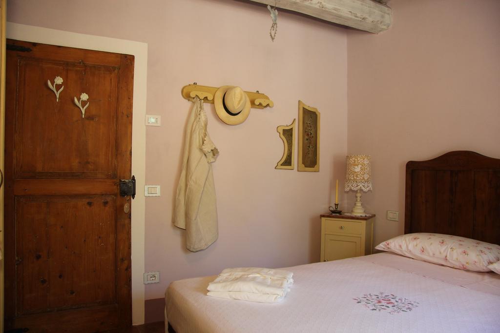 Poggio Dei Prugnoli Bed and Breakfast Tavoleto Buitenkant foto